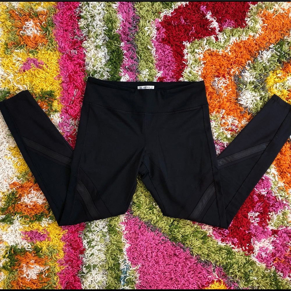 Forever 21 black gym workout leggings, M